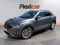 Usado VW T-Roc Life 150 CV (110 kW) 2024 Gris SUV