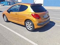 Usado Peugeot 207 110 CV (80 kW) 2006 Naranja Berlina
