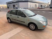 Usado Ford Focus Ghia 90 CV (66 kW) 1999 Verde Familiar