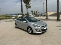 Usado Hyundai i30 90 CV (66 kW) 2014 Negro Berlina