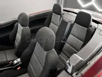 Usado Peugeot 307 CC 110 CV (80 kW) 2004 Granate Descapotable
