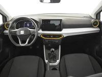 Usado Seat Arona Style 110 CV (80 kW) 2024 Gris/plata SUV