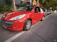 Usado Peugeot 206+ 70 CV (51 kW) 2011 Rojo Utilitario