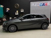 Usado Mercedes A180 Urban 109 CV (80 kW) 2015 Gris / plata Berlina