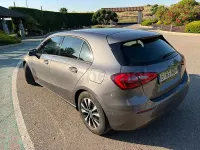 Usado Mercedes A180 116 CV (85 kW) 2021 Gris / plata Berlina