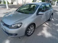 Usado VW Golf VI Highline 140 CV (102 kW) 2009 Gris / plata Berlina