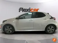 Usado Toyota Yaris Hybrid Active 116 CV (85 kW) 2024 Blanco