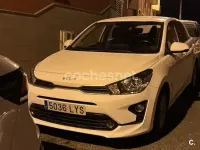 Usado Kia Rio 84 CV (61 kW) 2022 Blanco Berlina
