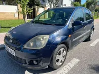 Usado Ford Fiesta Ambiente 68 CV (50 kW) 2006 Azul Utilitario