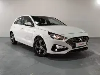 Usado Hyundai i30 120 CV (88 kW) 2022 Blanco Berlina