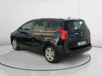 Usado Peugeot 5008 Style 120 CV (88 kW) 2015 Negro Monovolumen