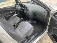 Usado Ford Fiesta Trend 60 CV (44 kW) 2002 Gris / plata Berlina