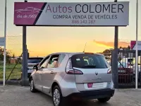 Usado Renault Scénic III LIMITED 110 CV (80 kW) 2014 Gris Monovolumen