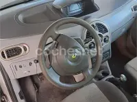 Usado Renault Modus Authentique 85 CV (62 kW) 2007 Gris / plata Monovolumen