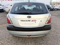 Usado Kia Rio Active 110 CV (80 kW) 2006 Azul Utilitario