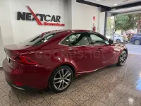 Usado Lexus IS300h Executive Line 223 CV (164 kW) 2018 Granate Berlina