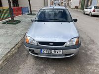 Usado Ford Fiesta Trend 60 CV (44 kW) 2002 Gris / plata Berlina