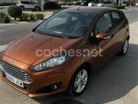 Usado Ford Fiesta Titanium 82 CV (60 kW) 2015 Marrón Utilitario