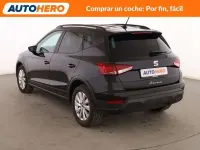 Usado Seat Arona Style 110 CV (80 kW) 2022 Negro SUV
