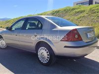 Usado Ford Mondeo Trend 125 CV (91 kW) 2003 Beige Berlina