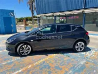 Usado Opel Astra Dynamic 110 CV (80 kW) 2016 Negro Berlina