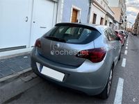 Usado Opel Astra Excellence 110 HP (80 kW) 2012 Cinzento Sedan