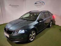Usado Skoda Octavia Style 150 CV (110 kW) 2018 Gris / plata Familiar