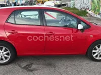 Usado Toyota Auris 90 CV (66 kW) 2008 Rojo Utilitario