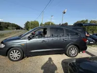 Usado SsangYong Rodius 165 CV (121 kW) 2007 Gris / plata Monovolumen