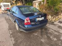 Usado VW Passat Comfortline 130 CV (95 kW) 2001 Azul Berlina
