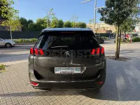 Usado Peugeot 5008 GT-line 130 CV (95 kW) 2018 Gris / plata SUV