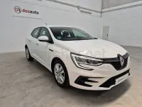 Usado Renault Mégane II Intens 115 CV (84 kW) 2022 Blanco Berlina
