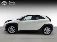 Usado Toyota Aygo X Play 72 CV (52 kW) 2025 Blanco SUV