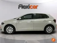 Usado VW Polo Life 95 CV (69 kW) 2022 Beige Utilitario