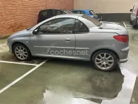 Usado Peugeot 206 CC 138 CV (101 kW) 2005 Gris / plata Descapotable