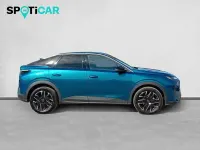 Usado Peugeot 3008 Allure 136 CV (100 kW) 2024 Verde SUV