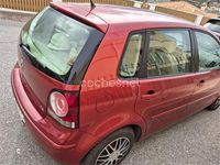 Usado VW Polo Advance 75 CV (55 kW) 2006 Granate Utilitario