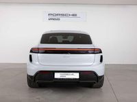 Usado Porsche Macan Turbo 469 kW (639 CV) 2024 Gris SUV