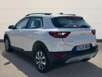 Usado Kia Stonic 84 CV (61 kW) 2022 Blanco SUV