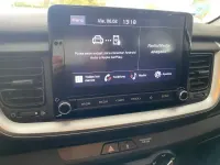 Używany Kia Stonic 84 KM (61 kW) 2022 Biały SUV