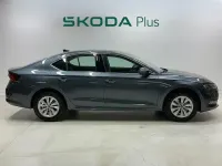 Usado Skoda Octavia Selection 150 CV (110 kW) 2025 Gris / plata Berlina
