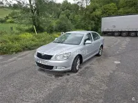 Usado Skoda Octavia Ambition 105 CV (77 kW) 2011 Gris / plata Berlina