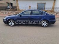 Usado VW Passat Highline 130 CV (95 kW) 2002 Azul Berlina