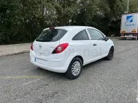 Usado Opel Corsa Essentia 75 CV (55 kW) 2011 Blanco Utilitario