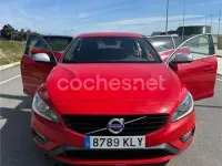 Usado Volvo V60 R-Design Momentum 150 CV (110 kW) 2018 Rojo Familiar