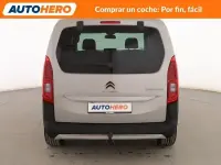 Usado Citroën Berlingo Shine 131 CV (96 kW) 2020 Gris Monovolumen