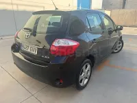 Usado Toyota Auris Active 101 CV (74 kW) 2010 Negro Utilitario