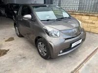Usado Toyota iQ 68 CV (50 kW) 2011 Marrón Utilitario