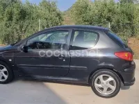 Usado Peugeot 206 90 CV (66 kW) 2004 Negro Berlina