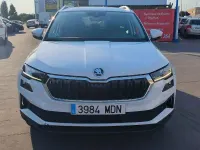 Usado Skoda Karoq Ambition 150 CV (110 kW) 2023 Blanco SUV